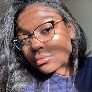 Meet your Posher, Daina